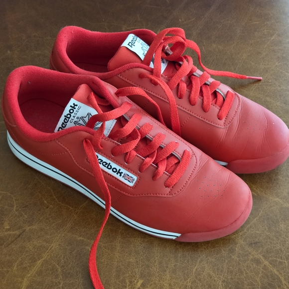 Reebok Princess Red Sneakers Low-Top Minimalist Design - Picture 1 of 6